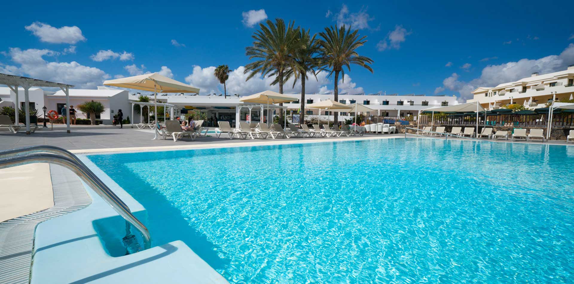 piscina exterior club santa rosa